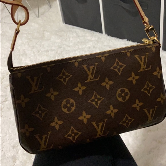 Louis Vuitton Handbags - LOUIS VUITTON POCHETTE ACCESSOIRES